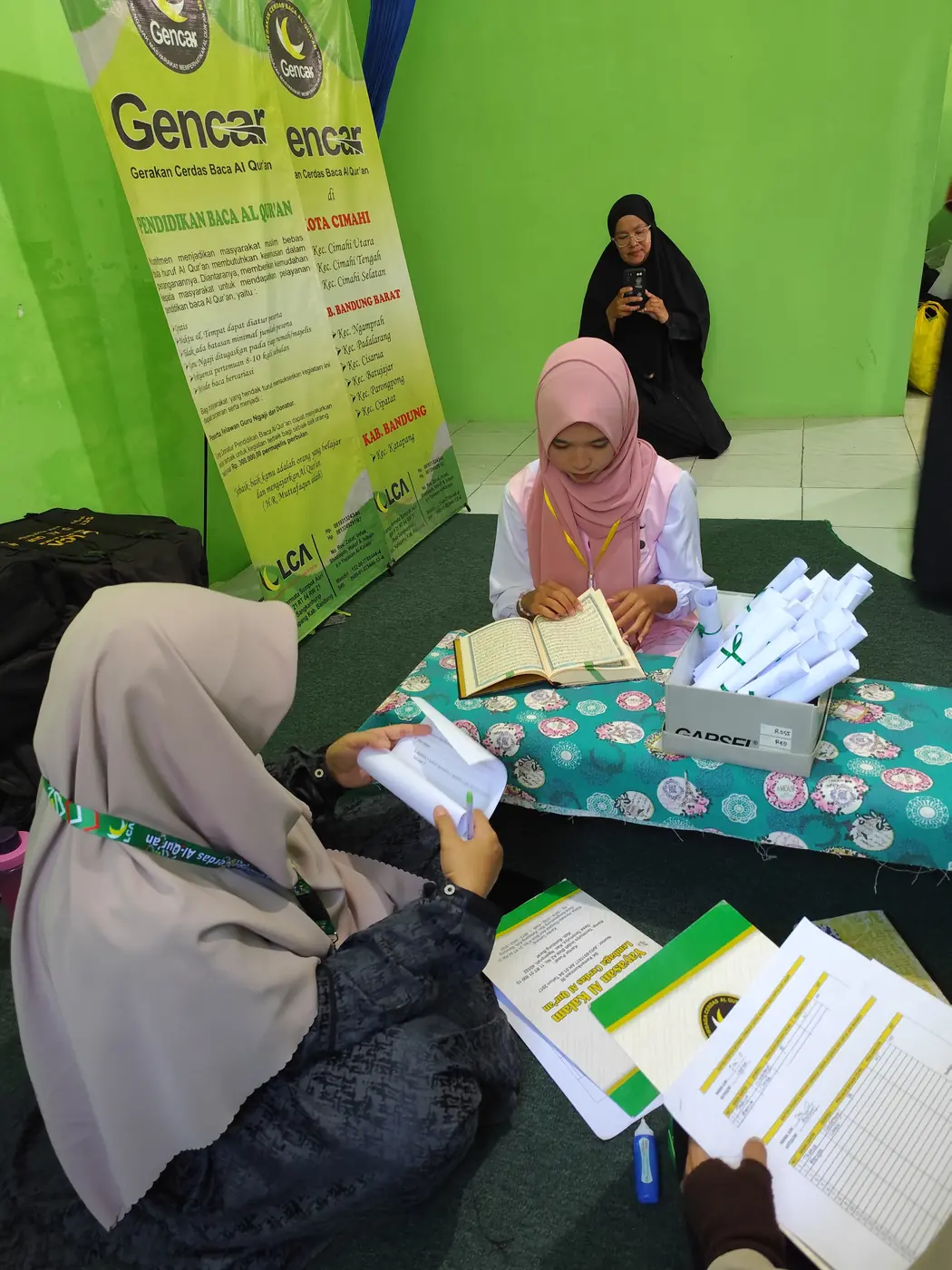 Santri mengikuti ujian Imtihan ke-7
